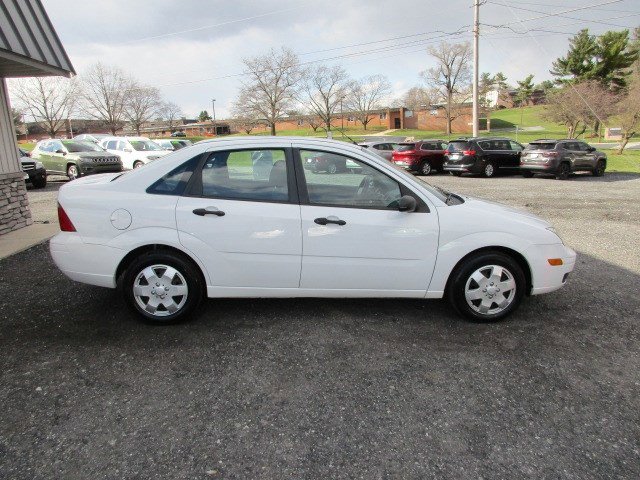 Used 2007 Ford Focus ZX4 image 9