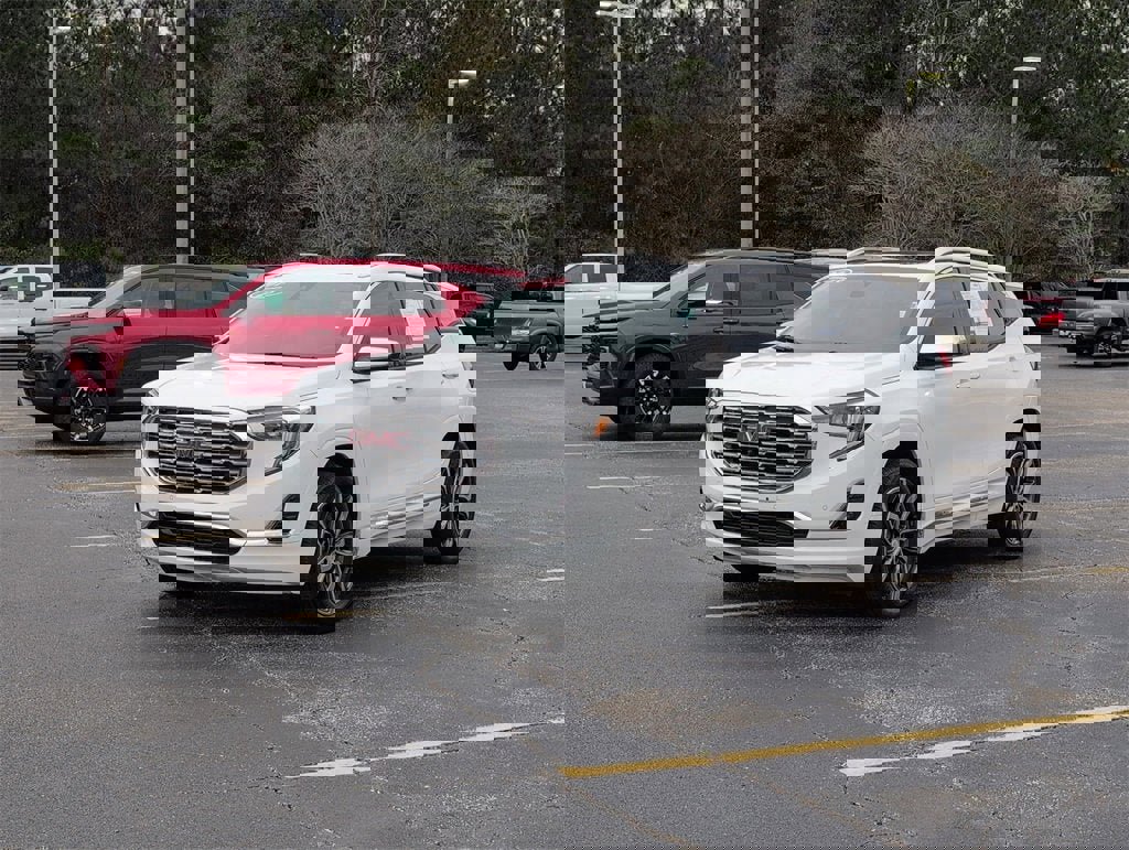 Used 2018 GMC Terrain Denali w/ Advanced Safety Package image 9