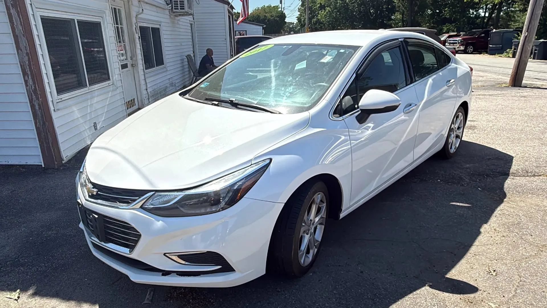 Used 2017 Chevrolet Cruze Premier FWD image 3