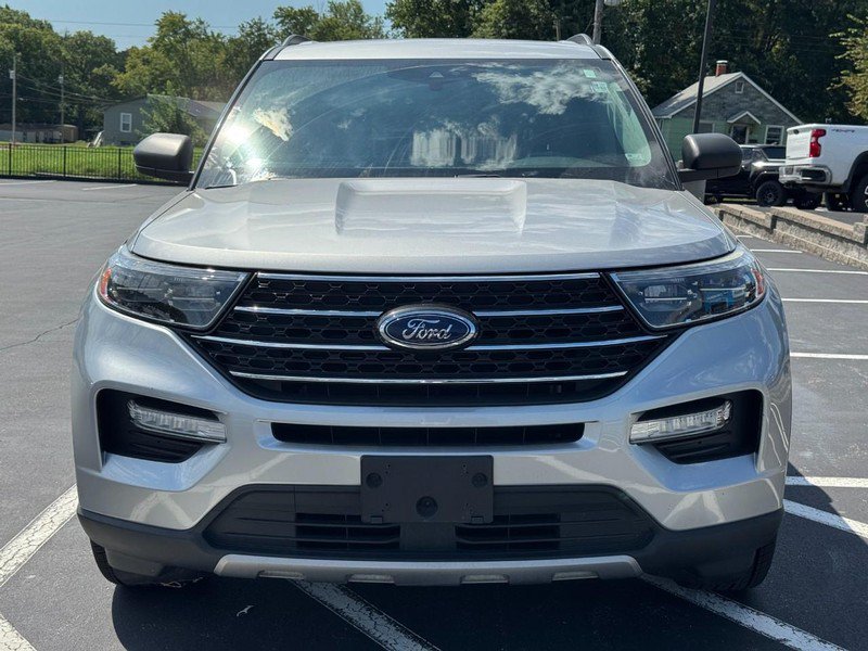 Used 2020 Ford Explorer XLT w/ Equipment Group 202A AWD/4WD image 9