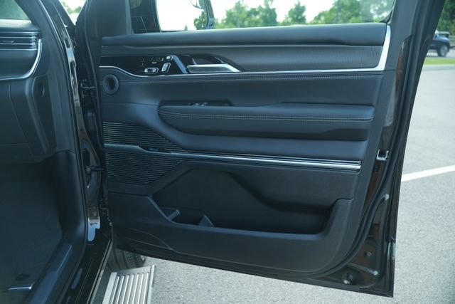 New 2026 Jeep Grand Wagoneer Summit AWD/4WD image 20