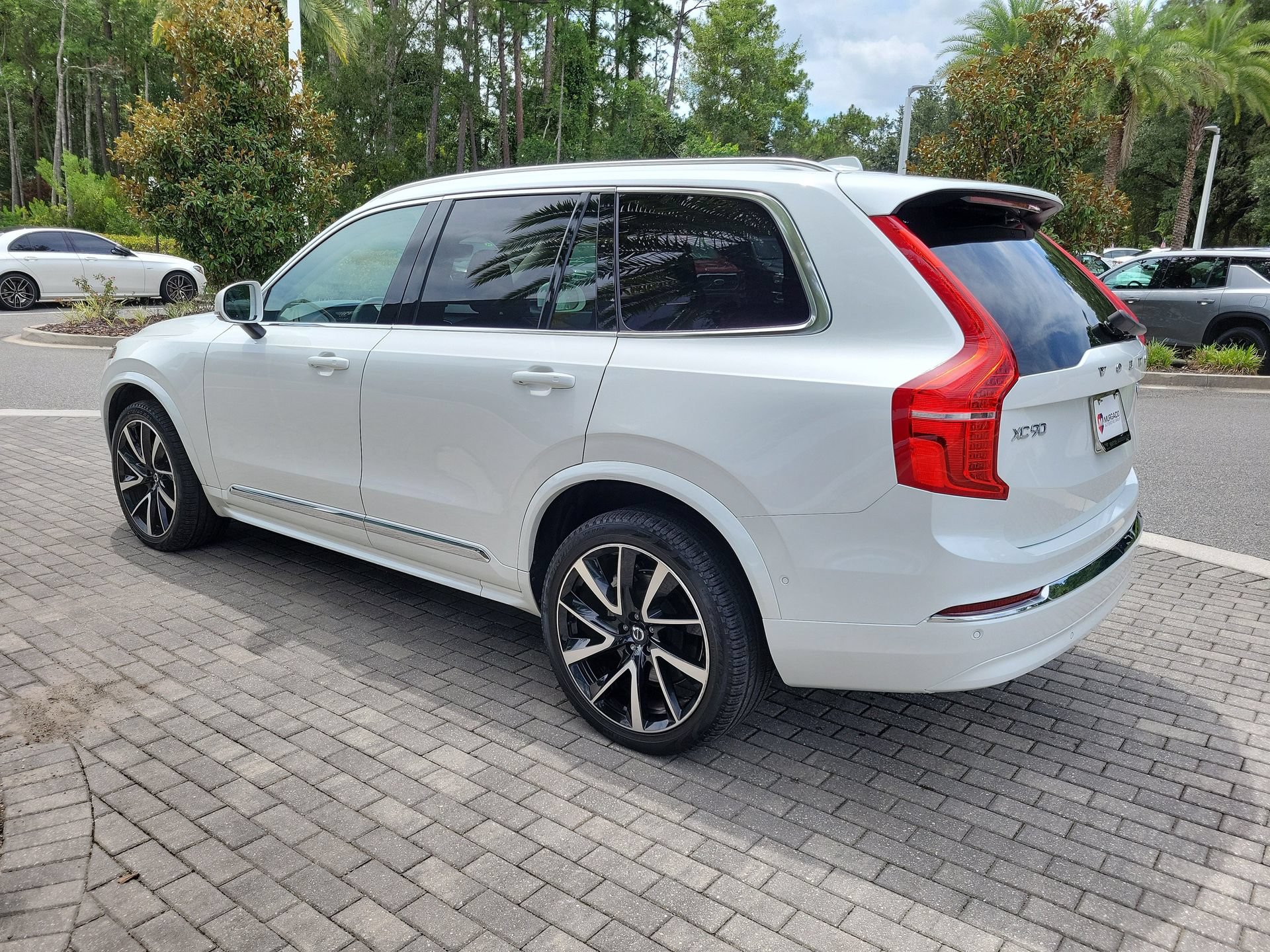 Used 2024 Volvo XC90 B6 Plus AWD/4WD image 2