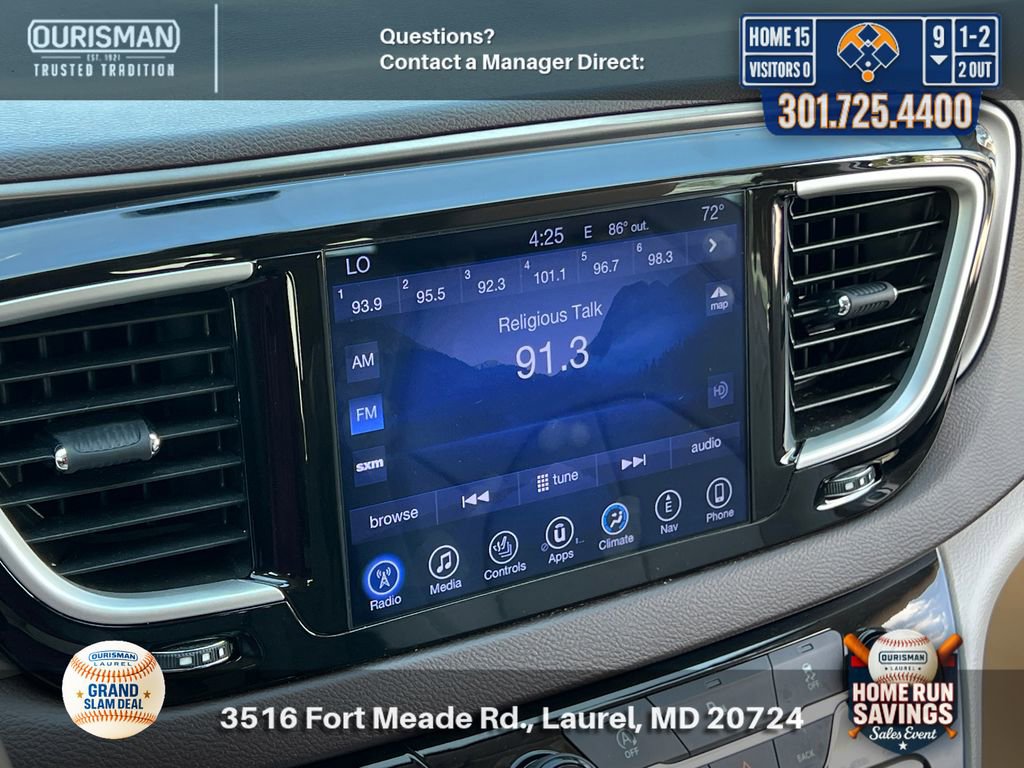 Used 2017 Chrysler Pacifica Touring-L w/ Tire & Wheel Group image 11