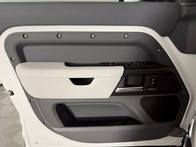 New 2026 Land Rover Defender 110 V8 image 15