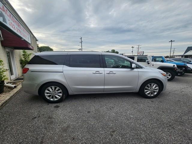 Used 2017 Kia Sedona EX FWD image 8