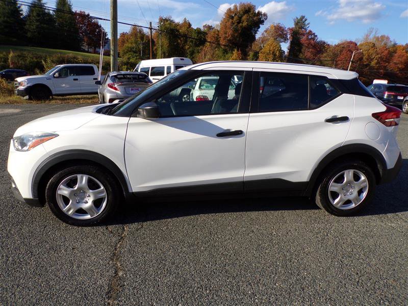 Used 2020 Nissan Kicks S image 11