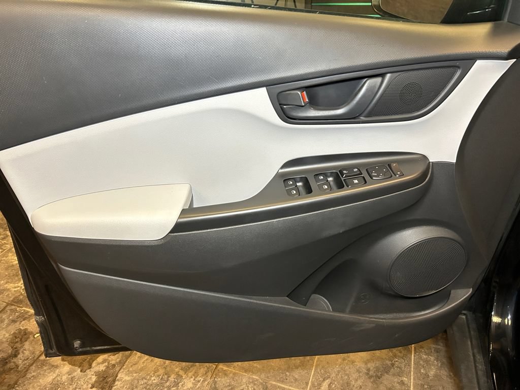 Used 2023 Hyundai Kona SEL AWD/4WD image 22