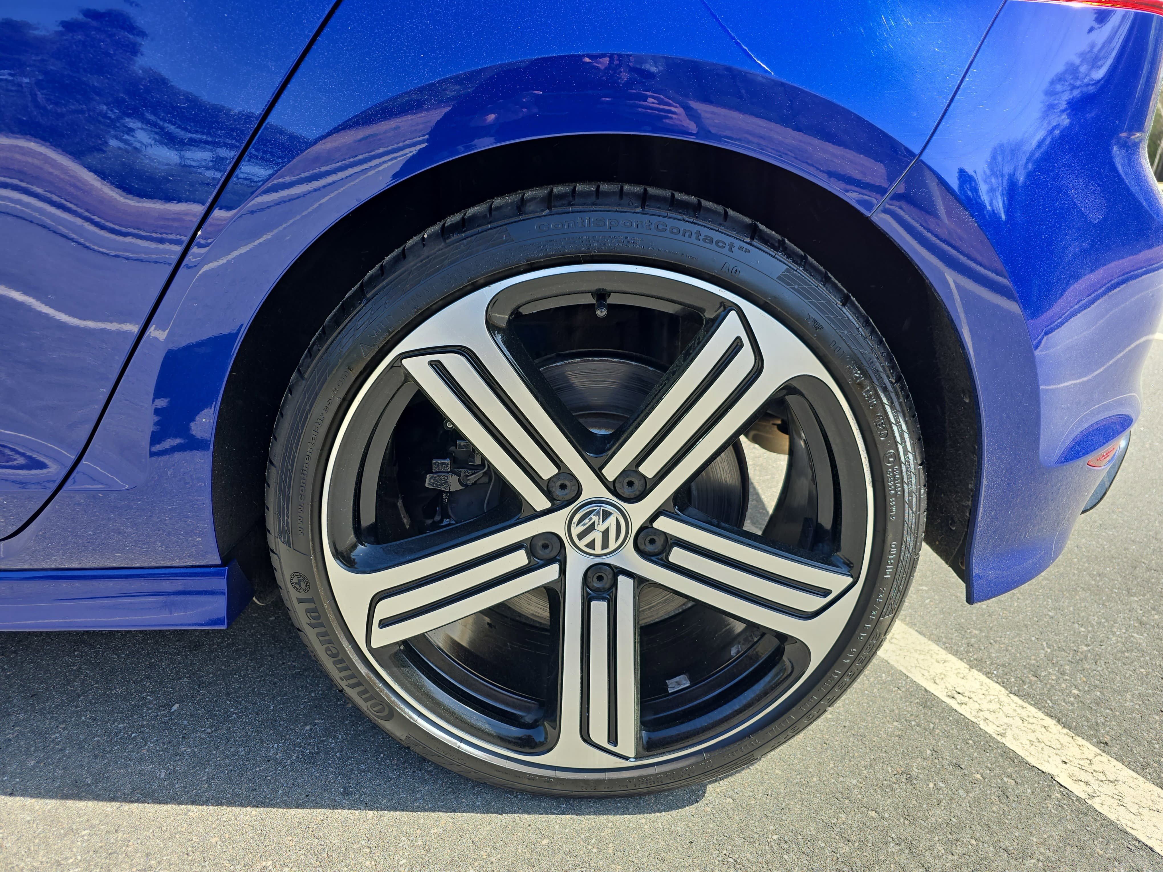 Used 2015 Volkswagen Golf R 4-Door AWD/4WD image 35
