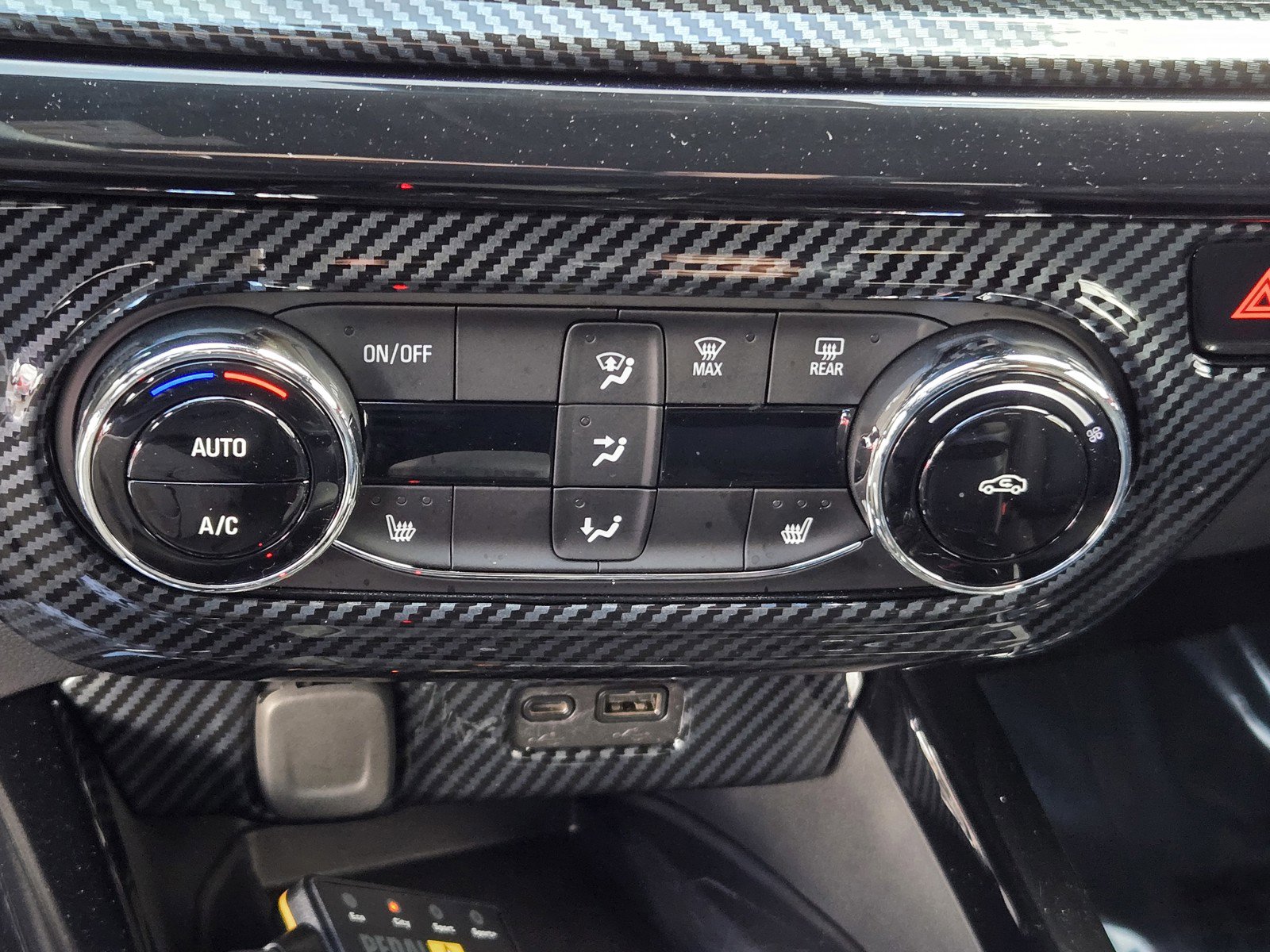 Used 2024 Chevrolet Trax RS w/ Sunroof Package image 20