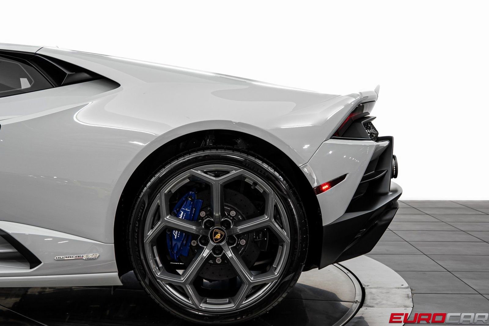 Used 2023 Lamborghini Huracan EVO image 15