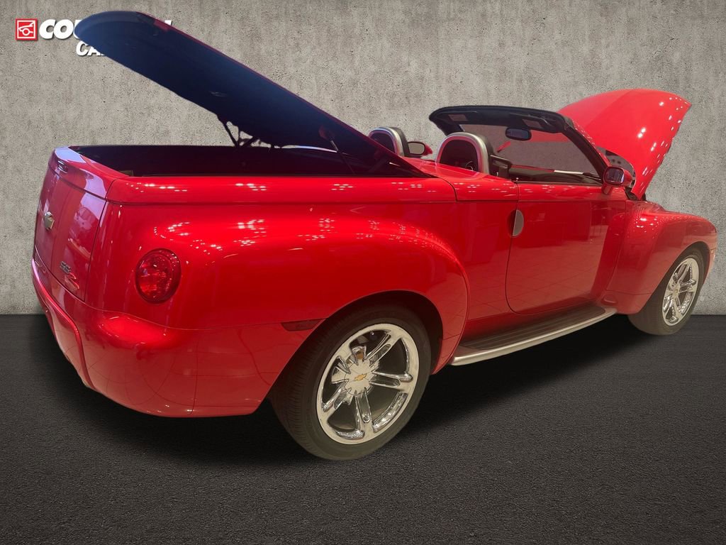 Used 2004 Chevrolet SSR w/ Preferred Equipment Group RWD image 4
