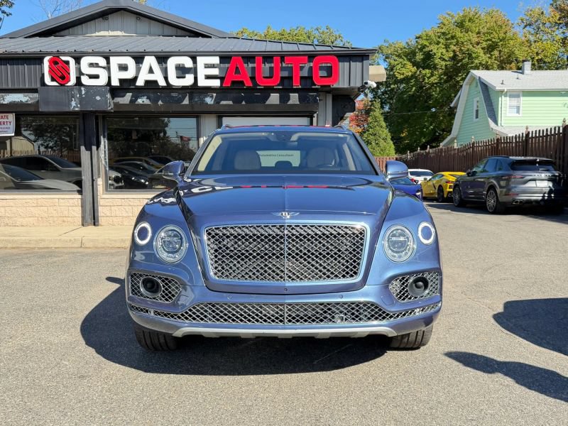 Used 2017 Bentley Bentayga AWD/4WD image 2