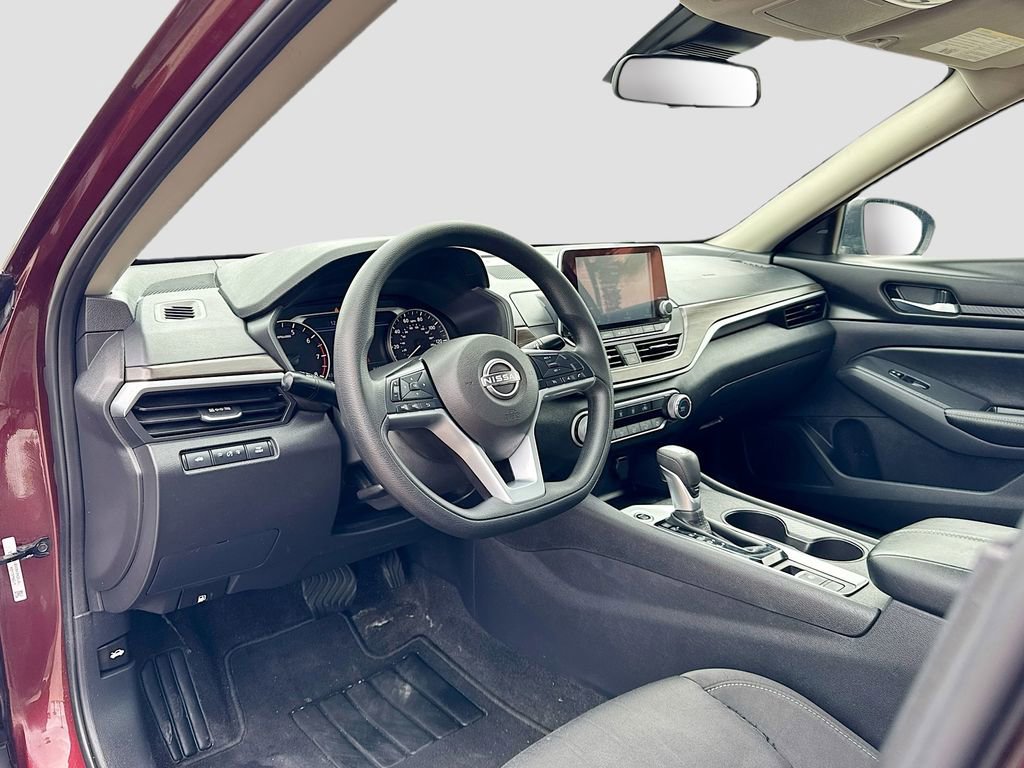 Used 2025 Nissan Altima 2.5 SV AWD/4WD image 21