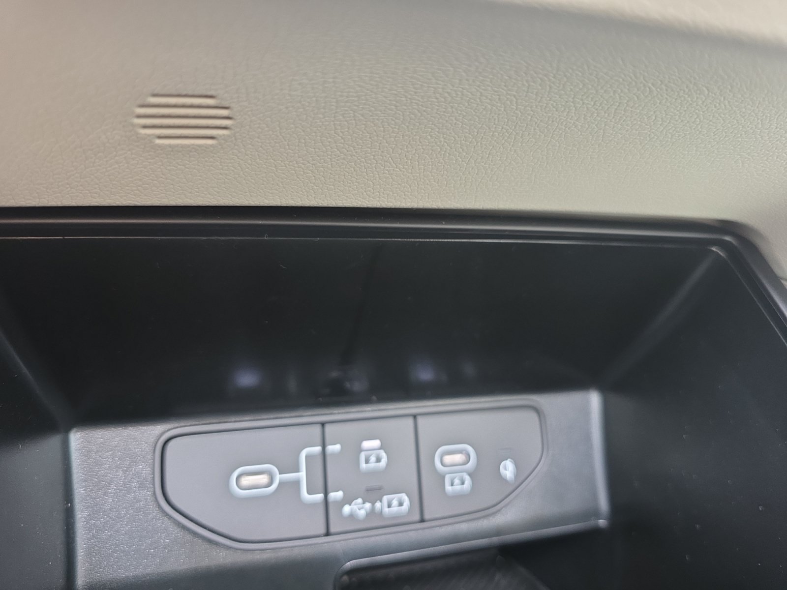 Certified 2026 Kia Sorento S w/ S Panoramic Sunroof Package FWD image 19