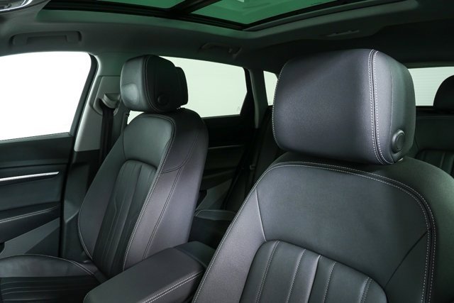 Used 2021 Audi e-tron Premium w/ Convenience Plus Package image 5