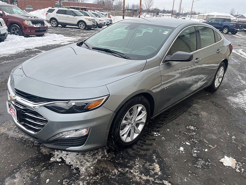 Used 2025 Chevrolet Malibu LT image 4