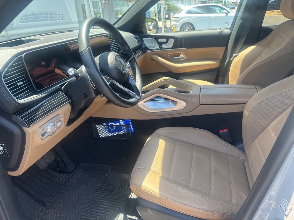 Used 2024 Mercedes-Benz GLE 350 4MATIC image 3