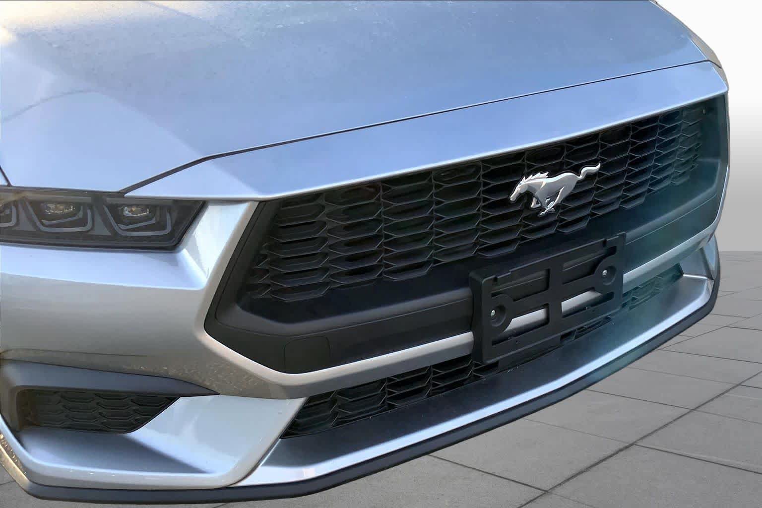 Used 2025 Ford Mustang Premium RWD image 28