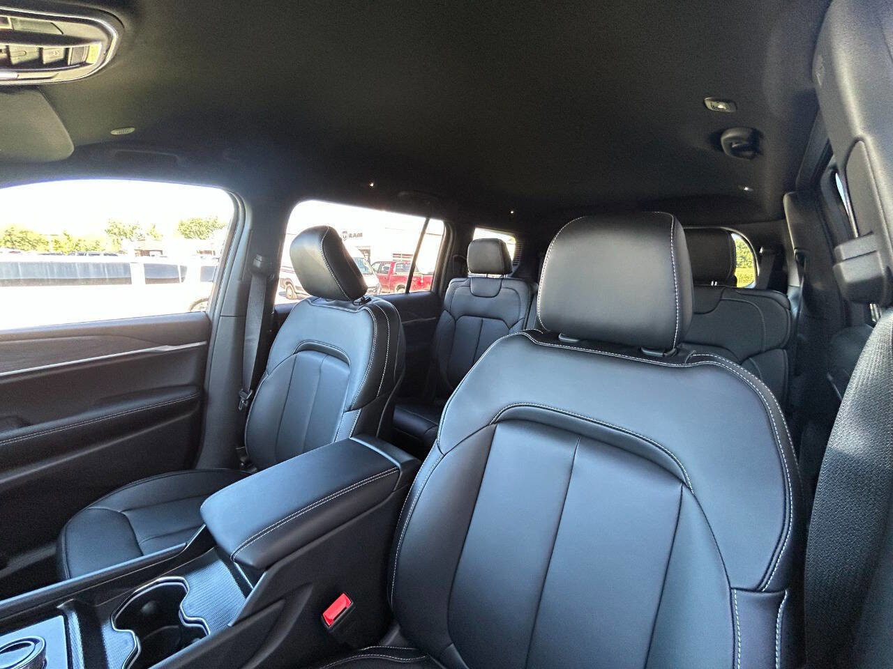 New 2025 Jeep Grand Cherokee L Limited w/ Black Appearance Package image 8