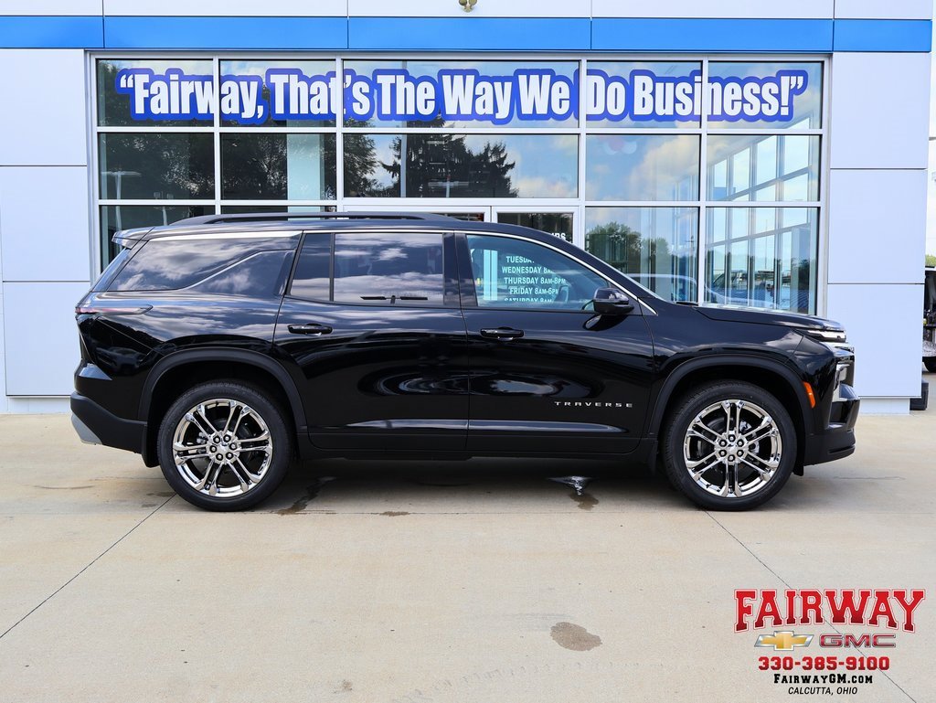 New 2025 Chevrolet Traverse LT w/ Driver Confidence Package image 1