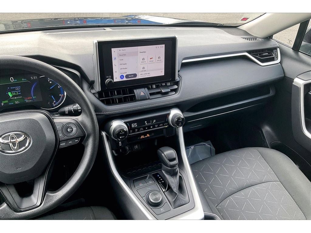 Used 2024 Toyota RAV4 XLE AWD/4WD image 7