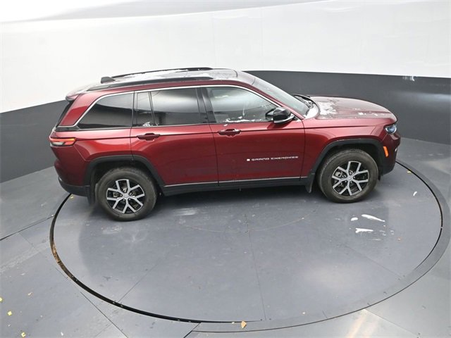 Used 2025 Jeep Grand Cherokee Limited w/ MOPAR Finishing Package image 26