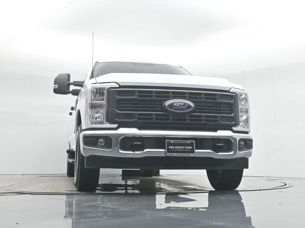 New 2026 Ford F250 XL w/ XL Chrome Package image 39