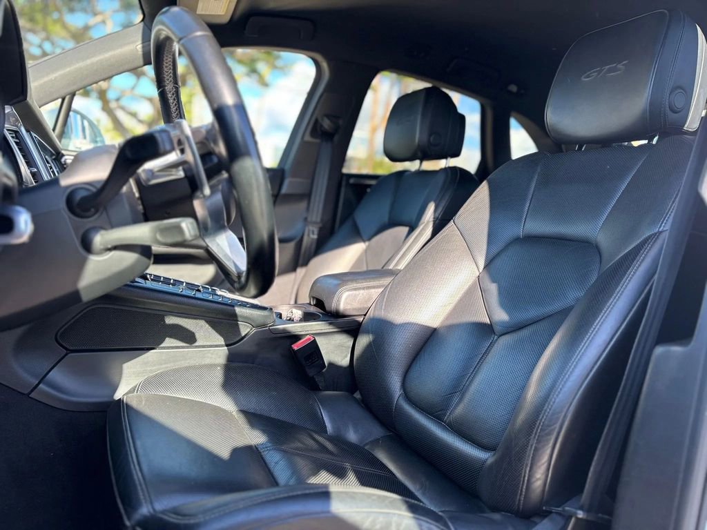 Used 2017 Porsche Macan GTS image 8