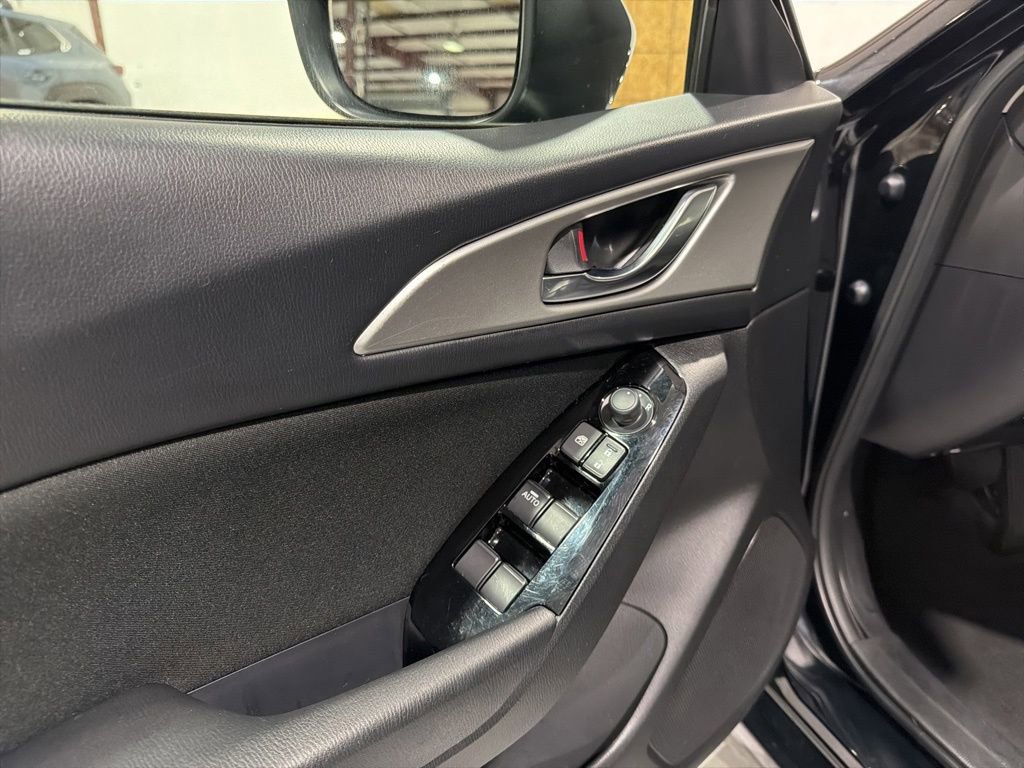 Used 2017 MAZDA MAZDA3 Sport w/ Preferred Equipment Package image 23