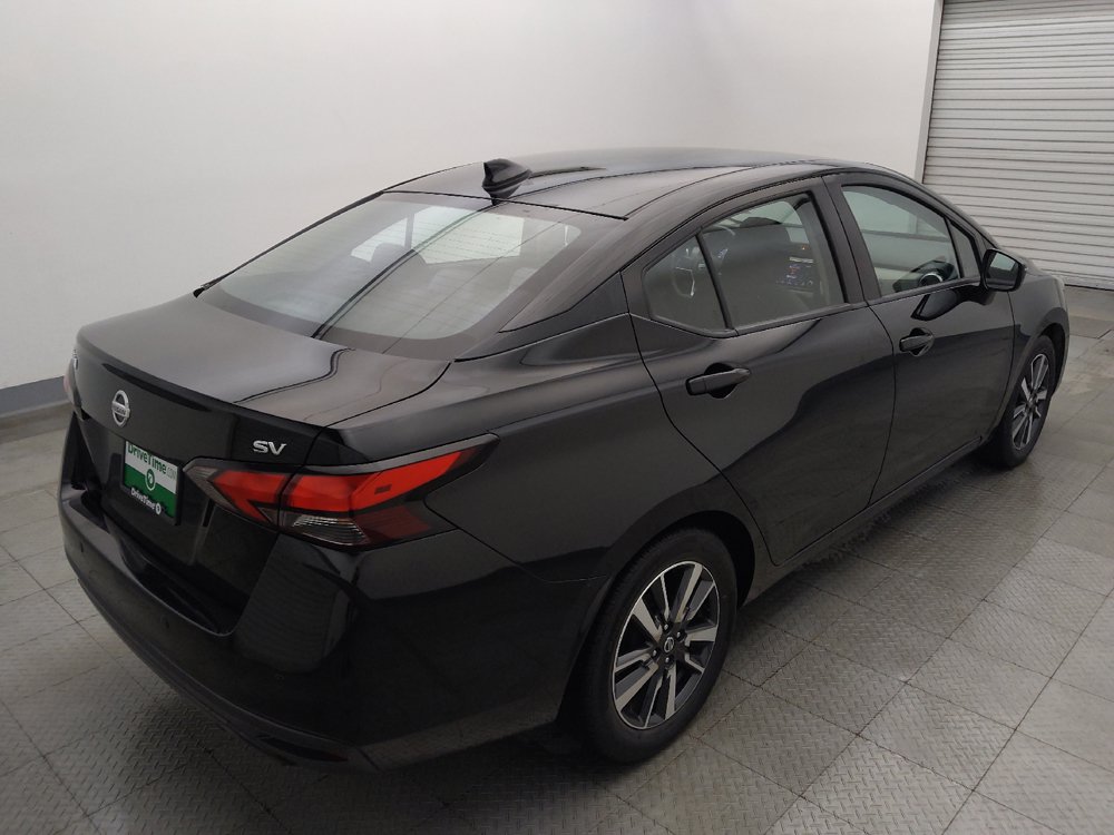 Used 2021 Nissan Versa SV FWD image 9