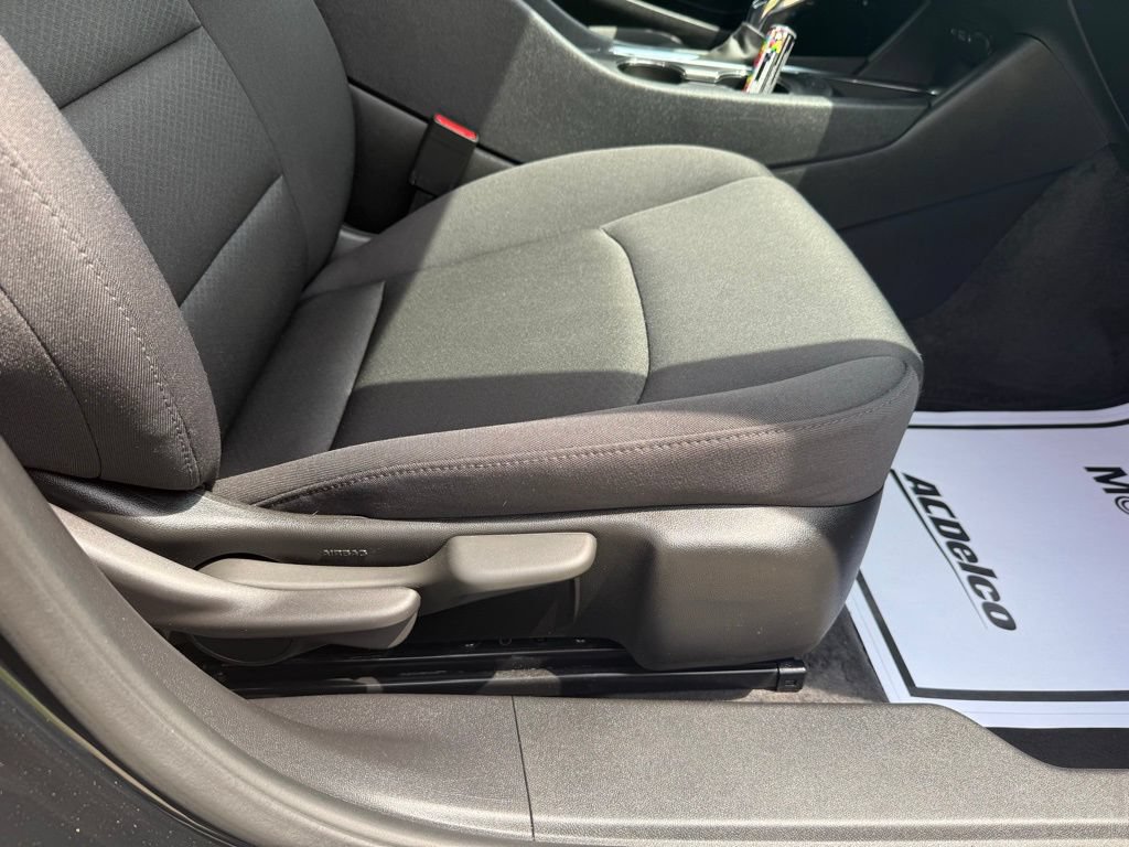 Used 2025 Chevrolet Malibu LT FWD image 23