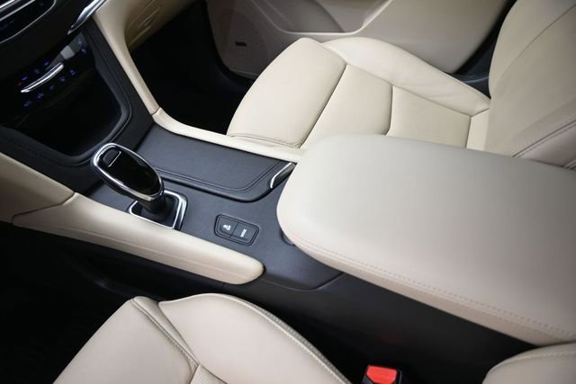 Used 2019 Cadillac XT5 Premium Luxury FWD image 9