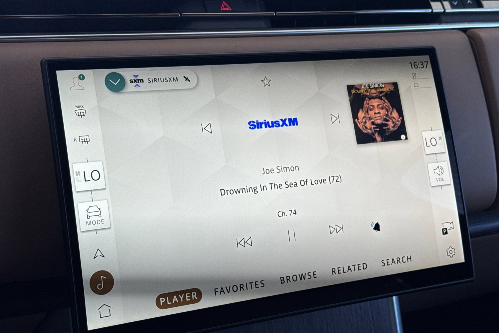 New 2025 Land Rover Range Rover SE image 17