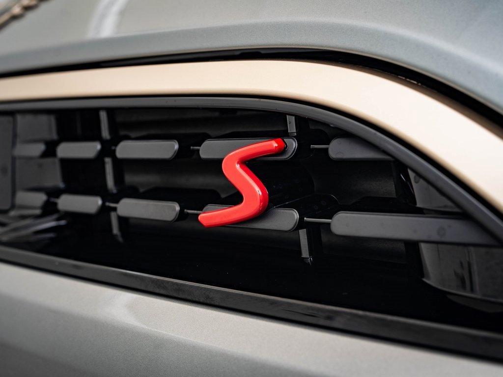 Certified 2025 MINI Cooper S image 15