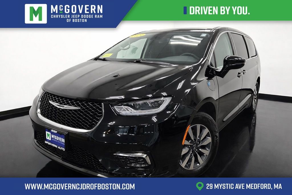 Used 2024 Chrysler Pacifica Select image 1