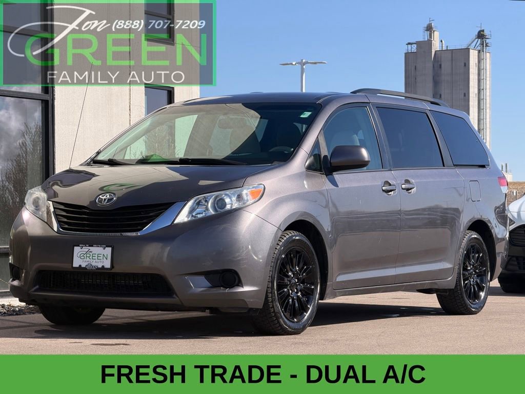 Used 2012 Toyota Sienna LE w/ Towing Pkg