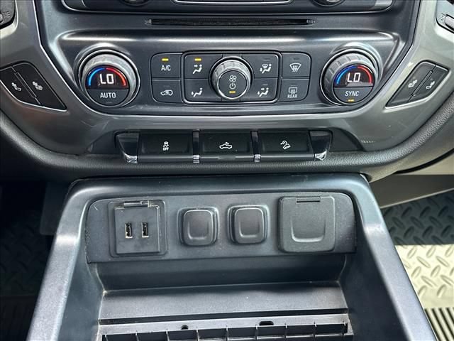 Used 2018 Chevrolet Silverado 1500 LT w/ All Star Edition AWD/4WD image 27