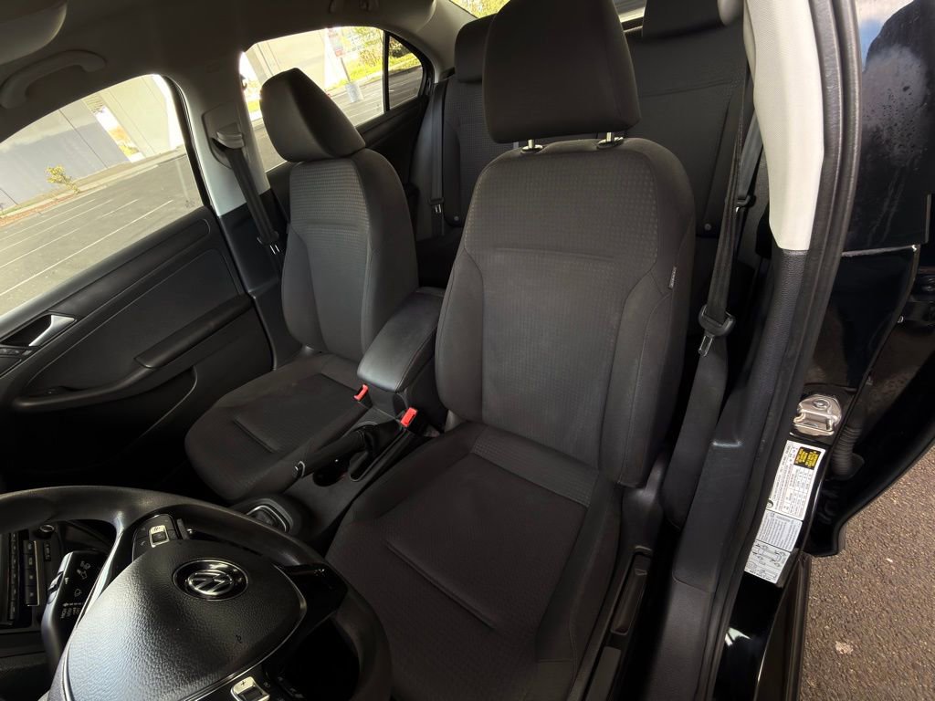 Used 2015 Volkswagen Jetta S image 17