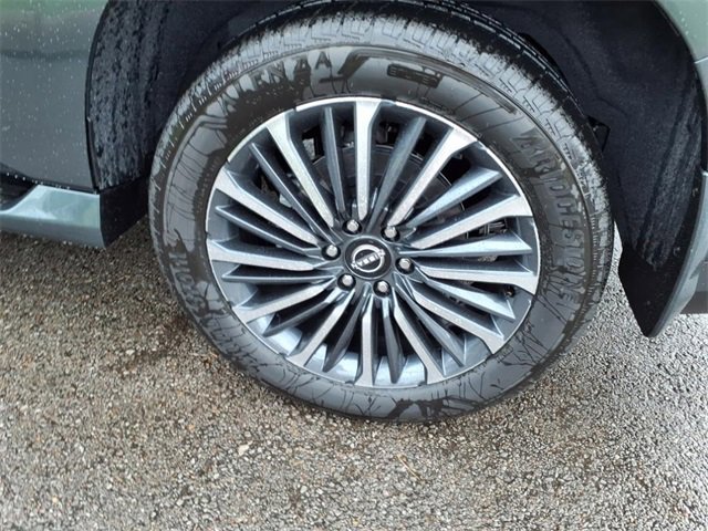 New 2025 Nissan Armada Platinum Reserve image 4