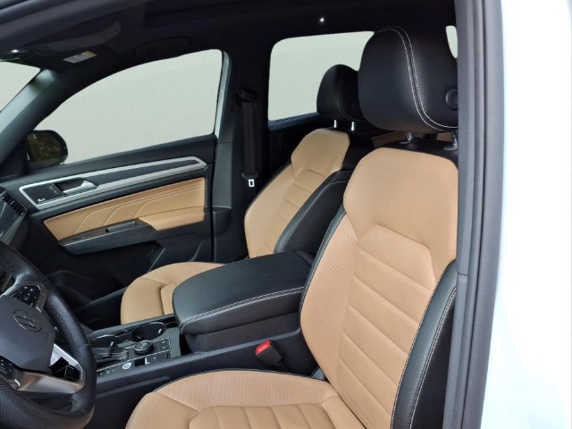 Used 2022 Volkswagen Atlas Cross Sport SEL Premium R-Line AWD/4WD image 14