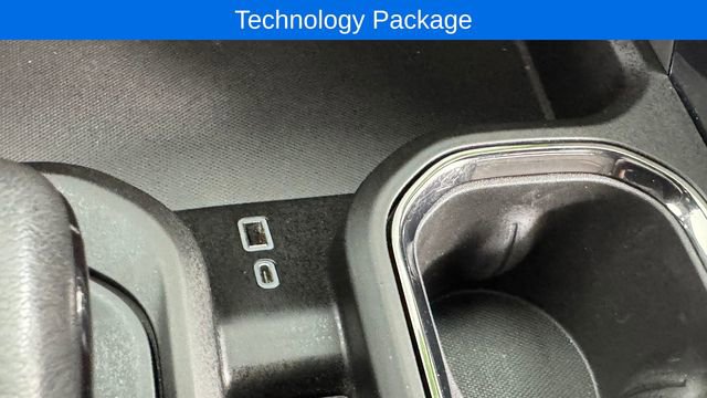 Used 2022 GMC Sierra 1500 AT4 w/ Technology Package AWD/4WD image 28
