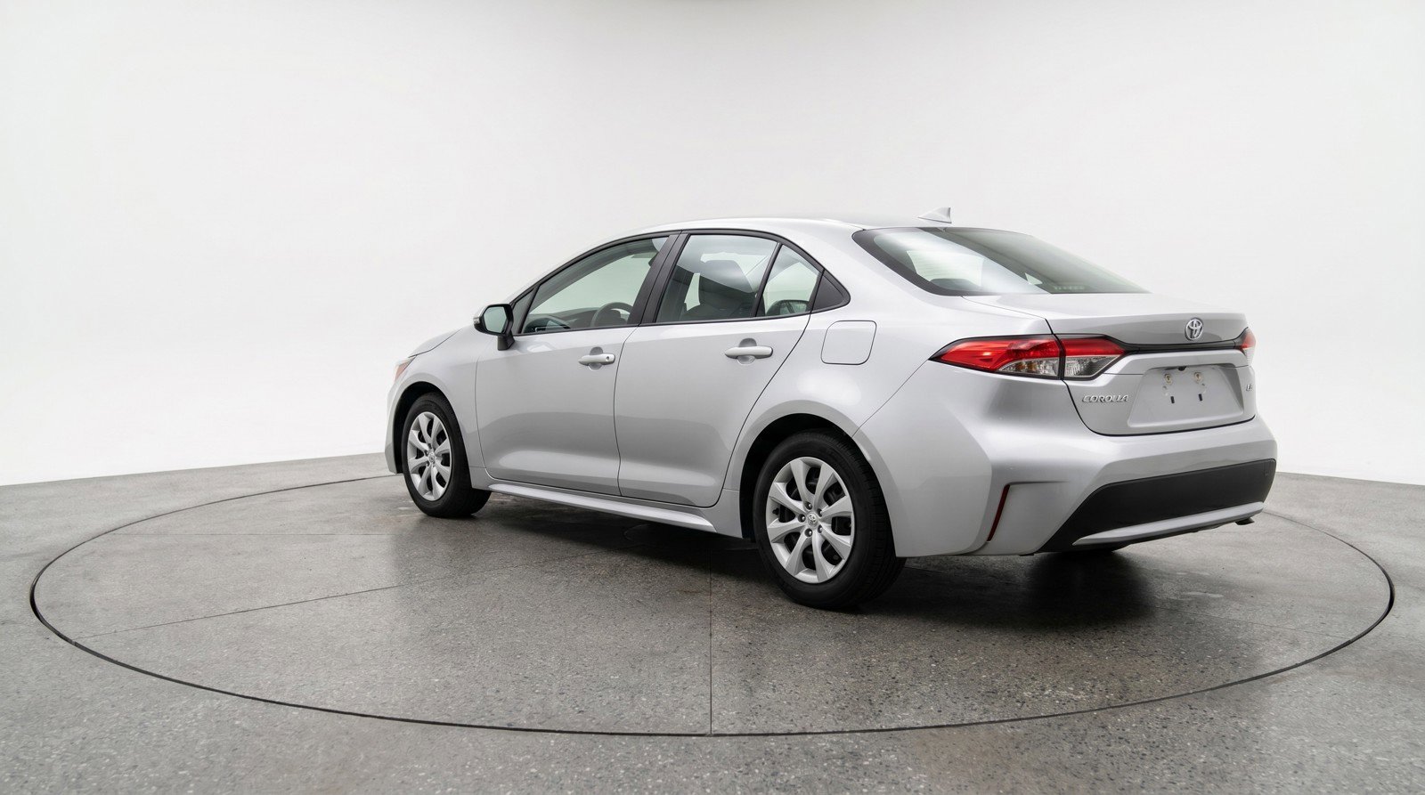 Used 2025 Toyota Corolla LE FWD image 6