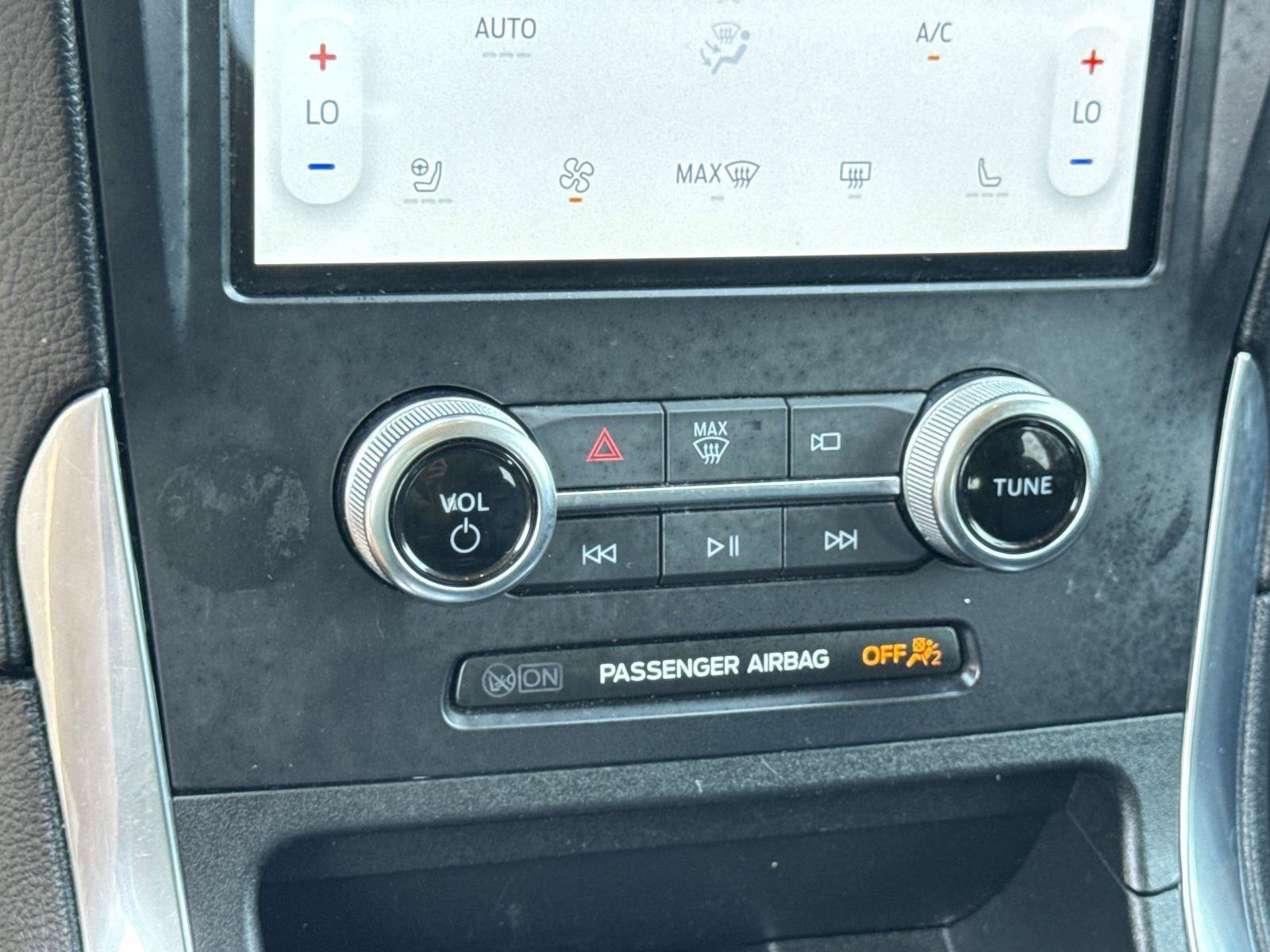 Used 2024 Ford Edge Titanium AWD/4WD image 25