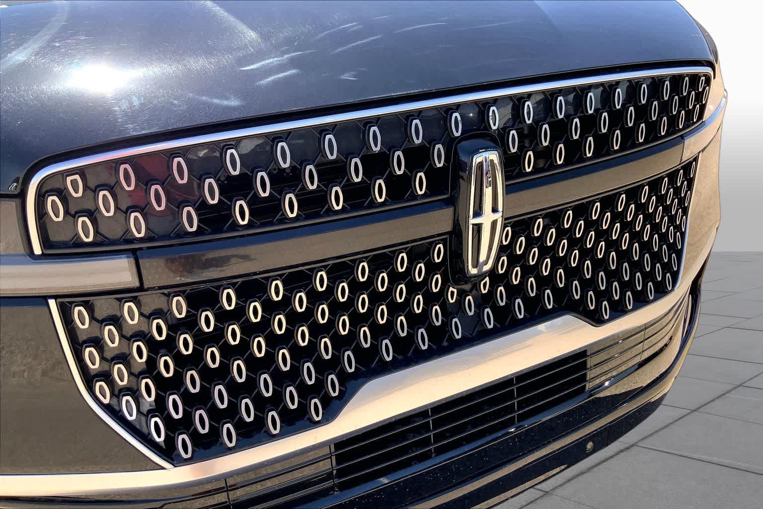 Used 2025 Lincoln Navigator Reserve AWD/4WD image 59