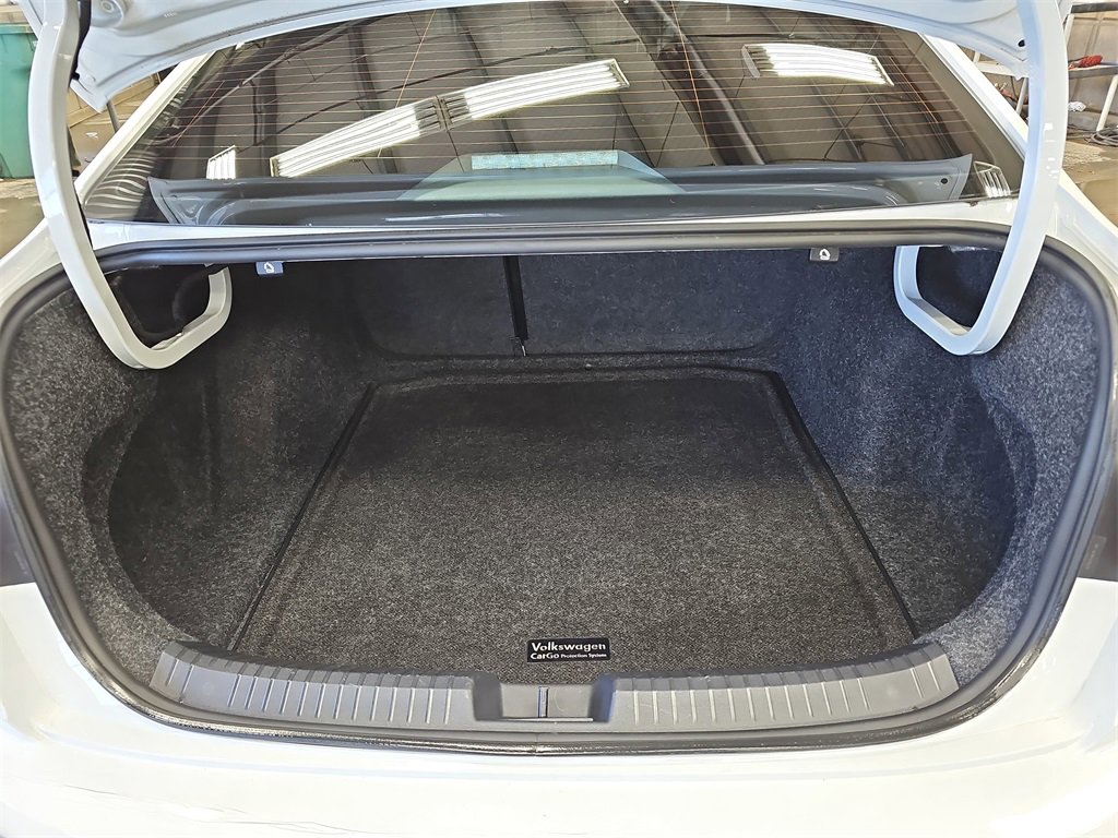 Used 2020 Volkswagen Jetta GLI image 12