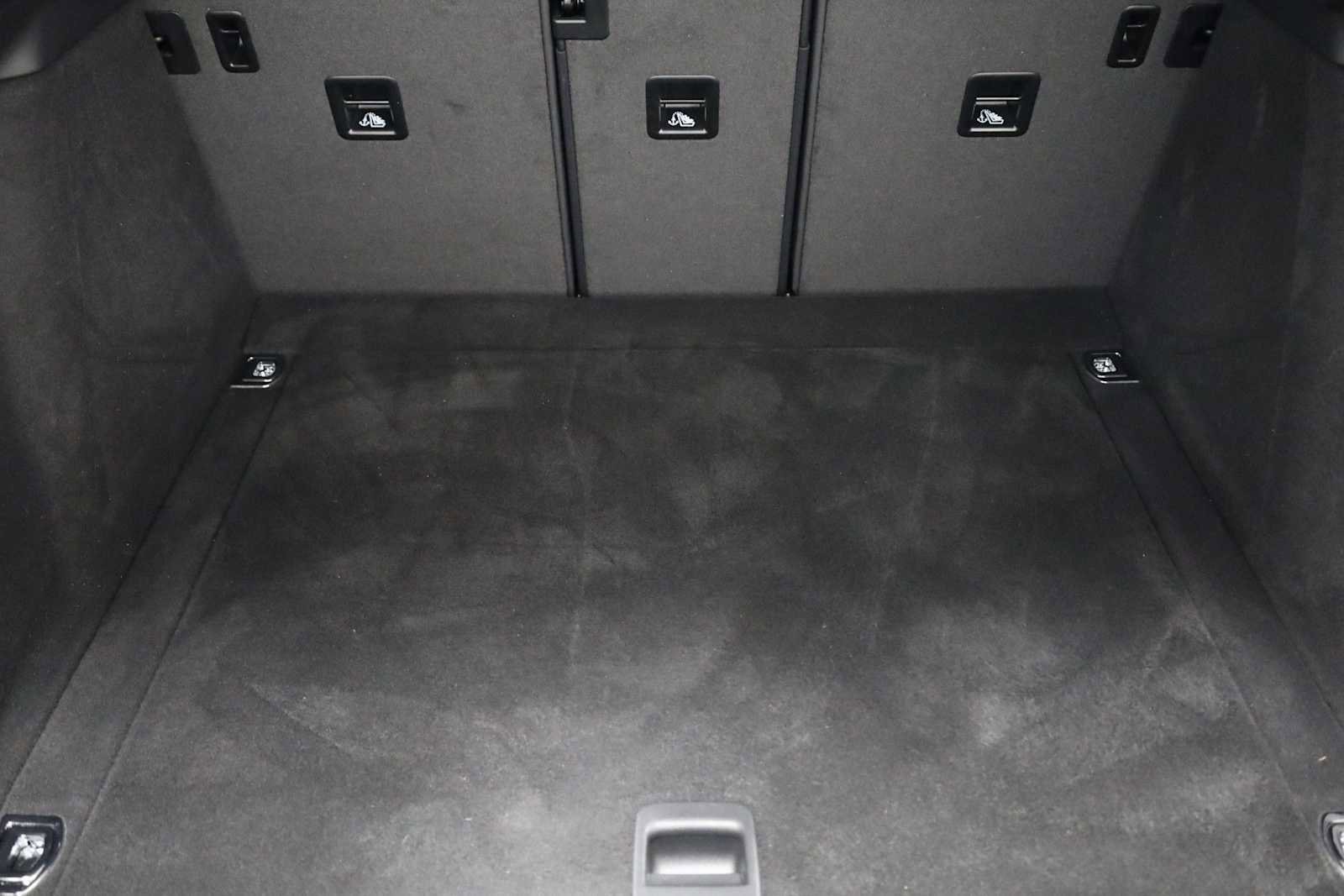 Certified 2026 Porsche Macan image 40