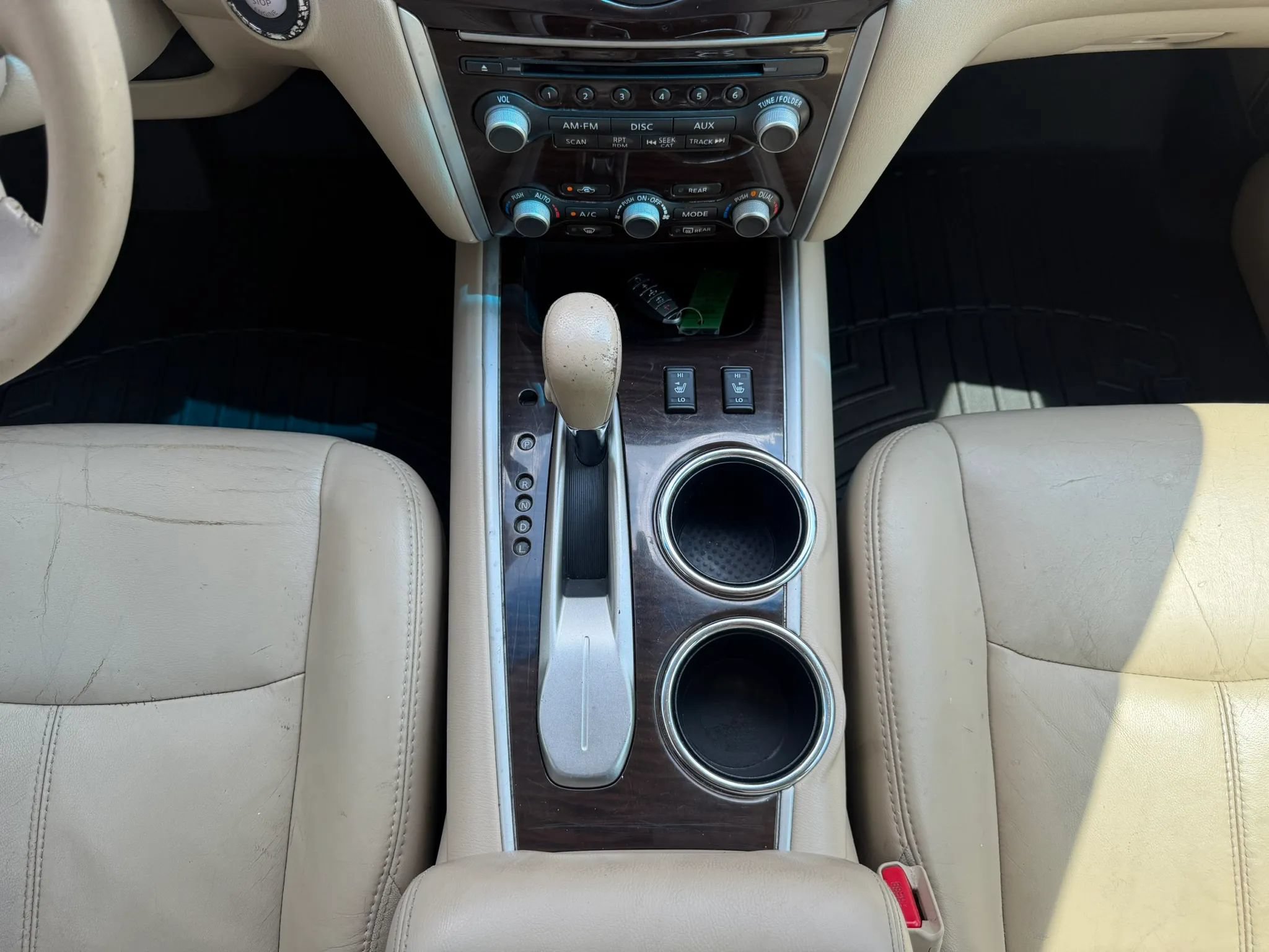 Used 2014 Nissan Pathfinder SL FWD image 28