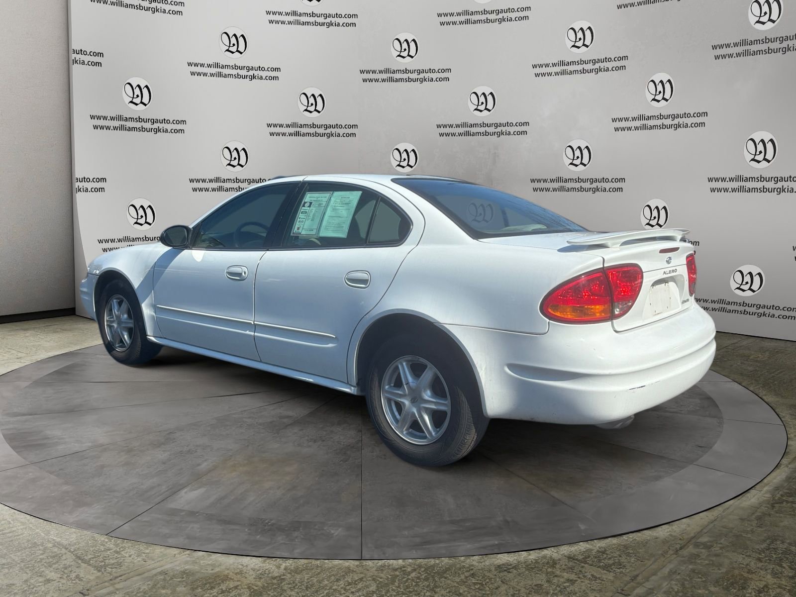 Used 2004 Oldsmobile Alero GL image 3
