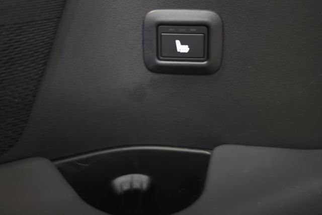 Used 2023 Land Rover Defender 130 SE AWD/4WD image 46