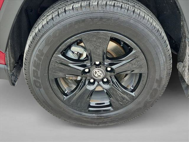 Used 2024 Toyota RAV4 XLE w/ Convenience Package FWD image 19